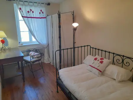 Maison en pierres rénovée, patio 10 m² - Ferrières-sur-Sichon : photo 3