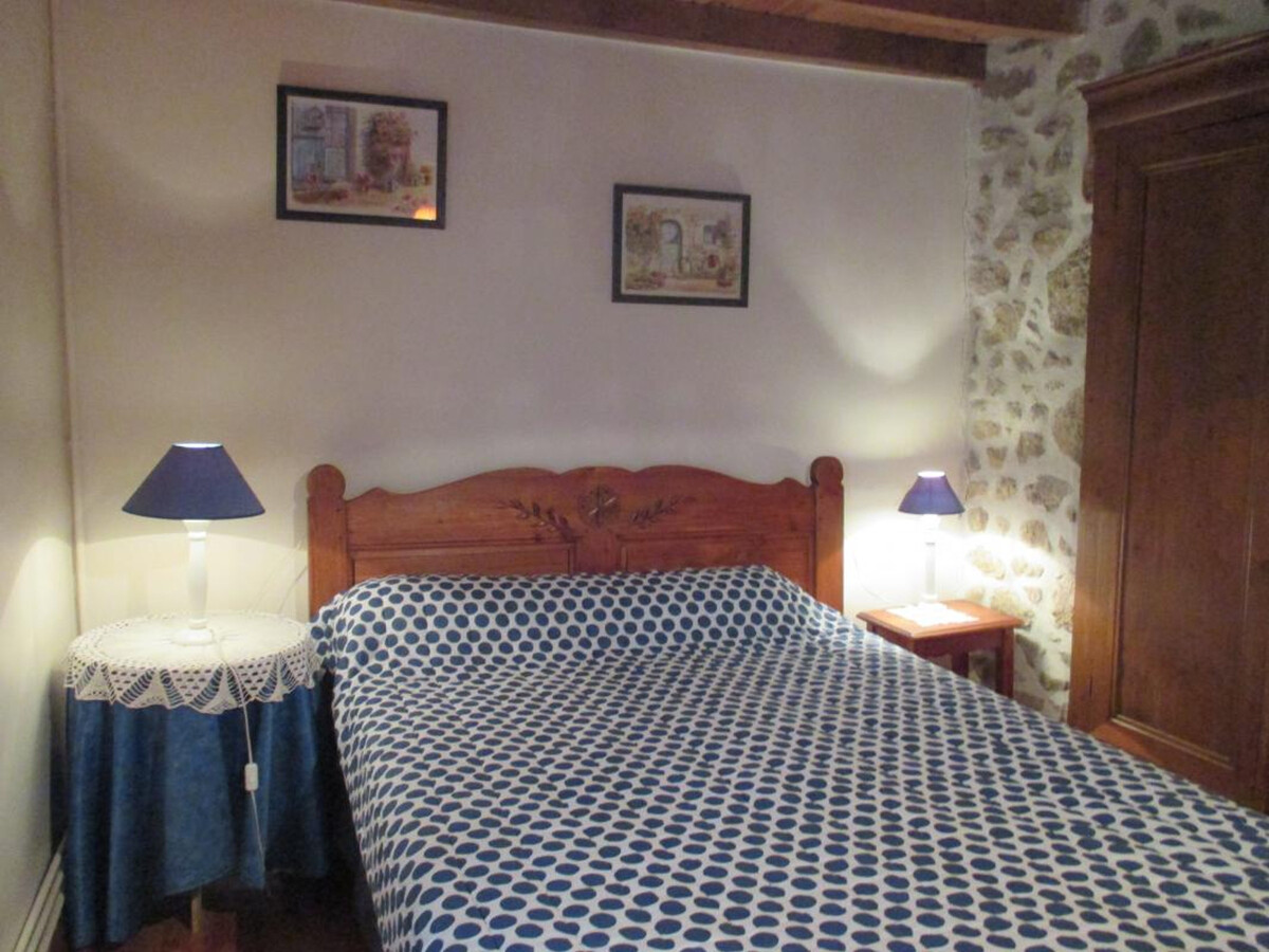 Gîte 12 pers. en pierre avec jardin clos à Marcillat-en-Combraille - Photo 3