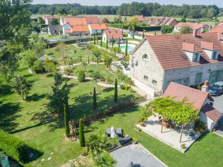 Gîte La maison de Georges à Hauterives, piscine chauffée : photo 2
