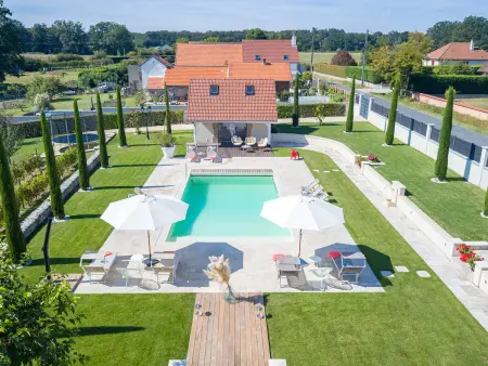 Gîte La maison de Georges à Hauterives, piscine chauffée : photo 3