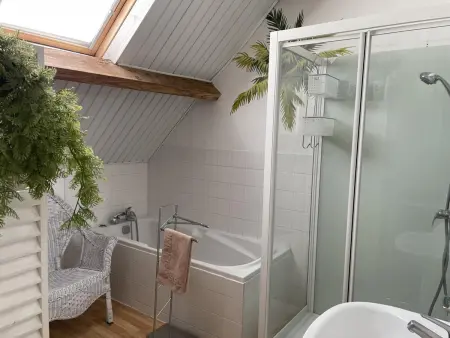 Gîte indépendant avec jardin au bord de la rivière - Photo 9