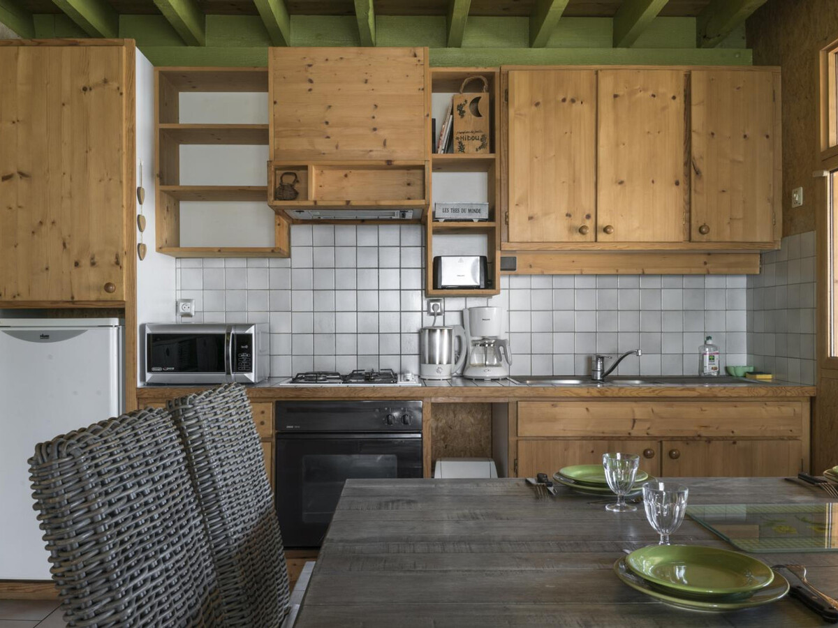 Gîte en ancienne grange, 3000 m² de jardin à Jenzat - Photo 4