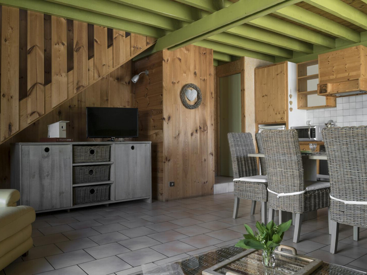 Gîte en ancienne grange, 3000 m² de jardin à Jenzat - Photo 5