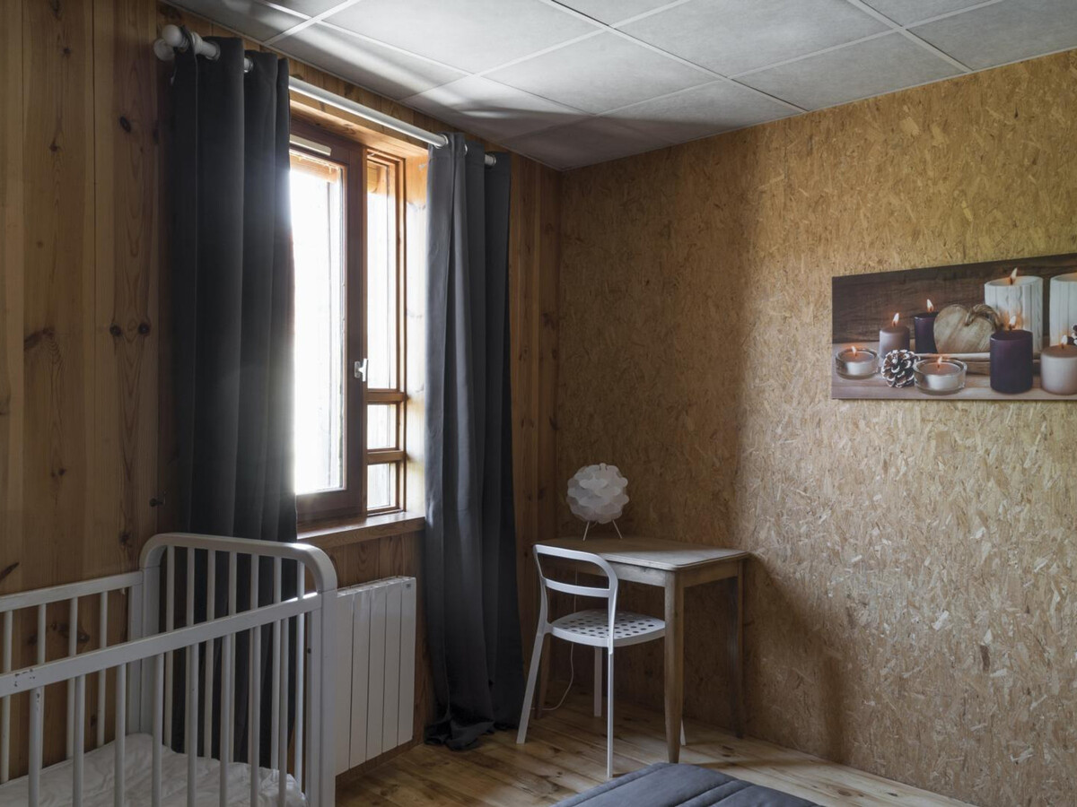 Gîte en ancienne grange, 3000 m² de jardin à Jenzat - Photo 9