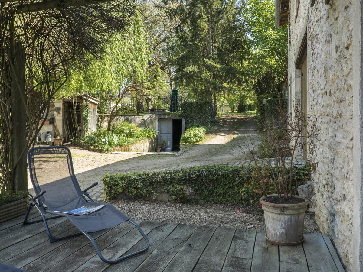 Gîte en ancienne grange, 3000 m² de jardin à Jenzat - Photo 13