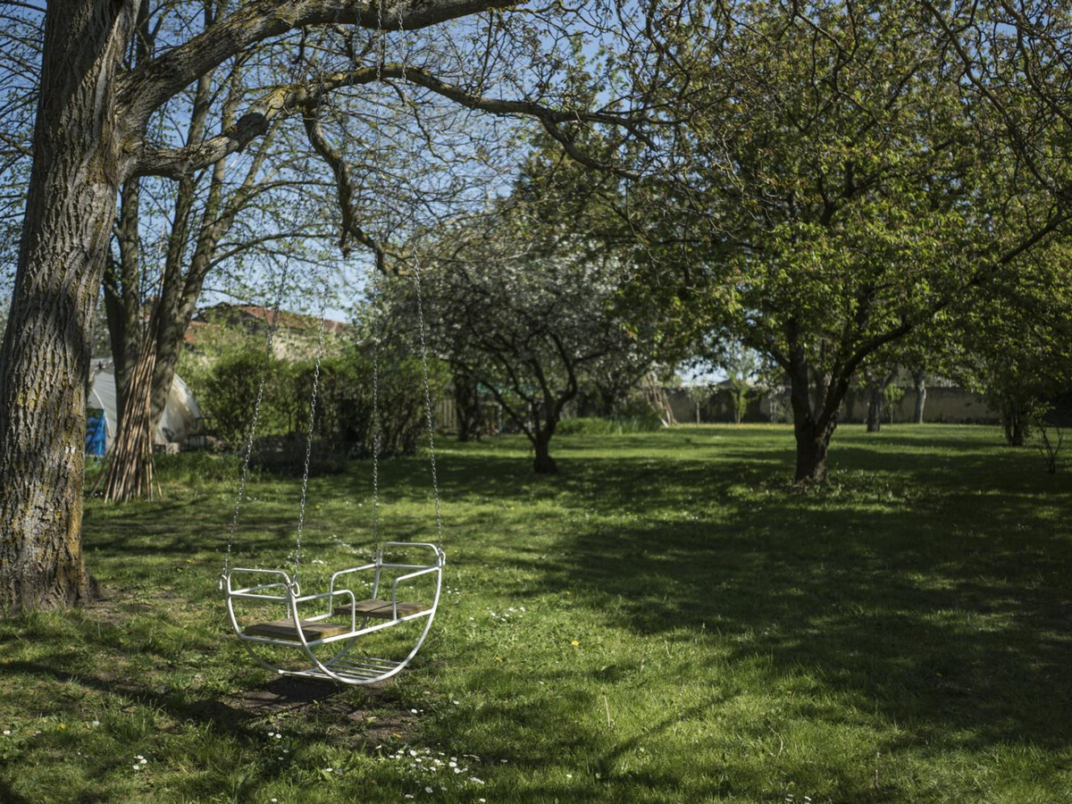 Gîte en ancienne grange, 3000 m² de jardin à Jenzat - Photo 14