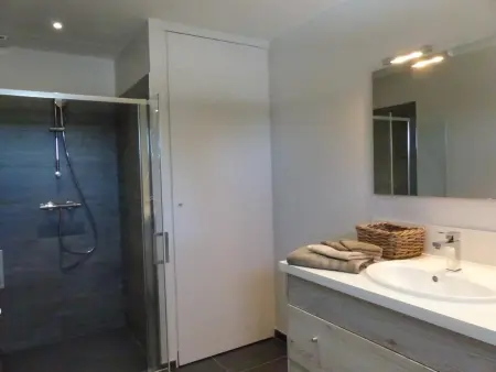 Gîte moderne à la ferme avec cheminée et wifi - Photo 8