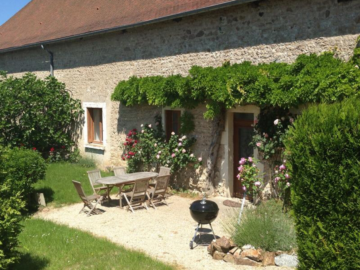 Grange du XVe siècle avec jardin et étang à Saint-Étienne-de-Vicq - Photo 11