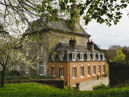 Location gite à Le Grais, Demeure historique dans un château avec jardin et connexion WIFI