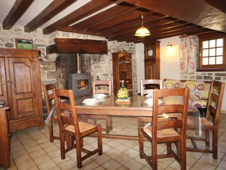 Maison ancienne restaurée avec poêle à bois et animaux admis - Photo 2