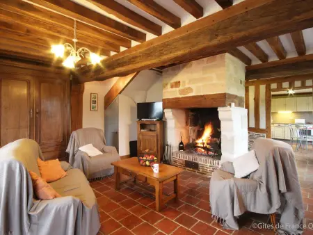 Maison de caractère à Crouttes avec cheminée et animaux acceptés - Photo 2