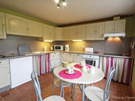 Maison de caractère à Crouttes avec cheminée et animaux acceptés - Photo 7