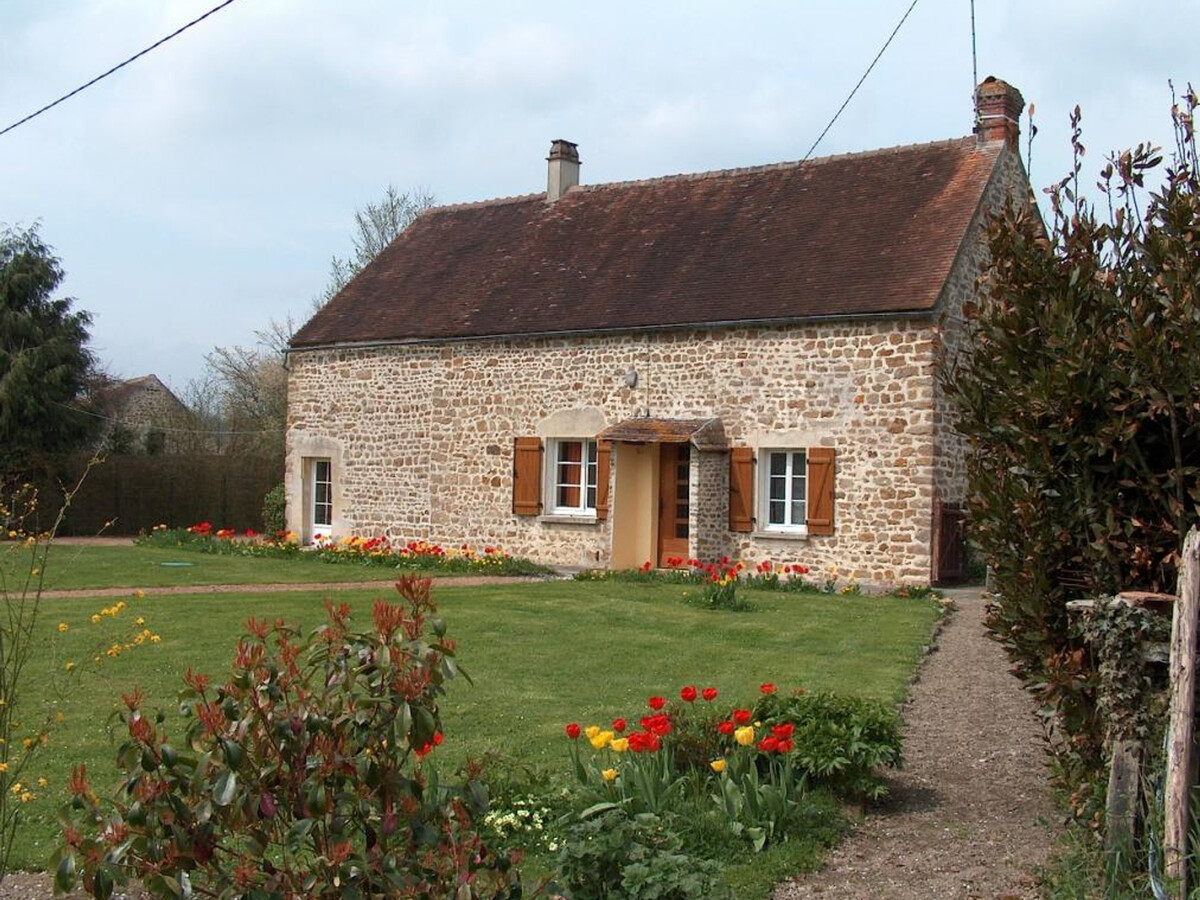 Maison XVIIe siècle avec jardin et ruches en Normandie - Photo 1