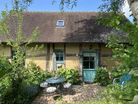 Location gite à Sainte Opportune, La Bergerie: Maison ancienne avec jardin anglais, 2 chambres