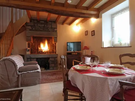 Maison chaleureuse avec WIFI et animaux acceptés près du Mont de Cerisy - Photo 4