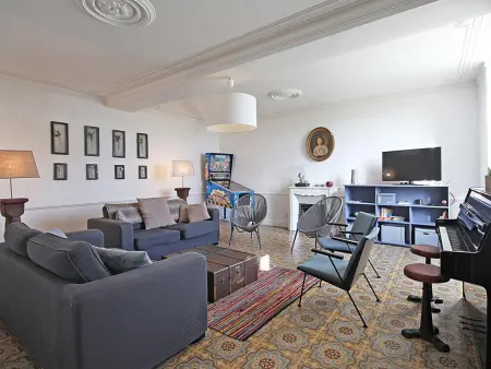 Maison Spacieuse avec Piscine Couverte et Wifi à Laleu - Photo 2