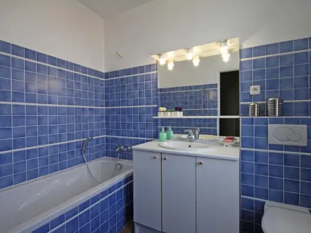 Maison Spacieuse avec Piscine Couverte et Wifi à Laleu - Photo 16