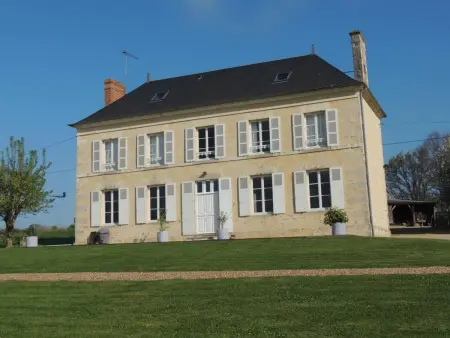 Maison Spacieuse avec Piscine Couverte et Wifi à Laleu - Photo 31