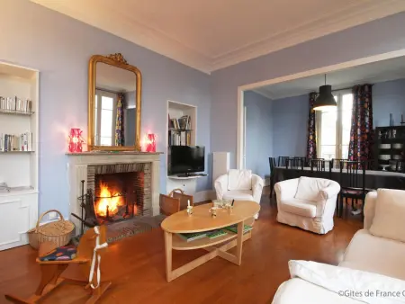 Maison de maître 19ème siècle avec grand parc et 5 chambres, tout inclus, à L'Aigle - Photo 1
