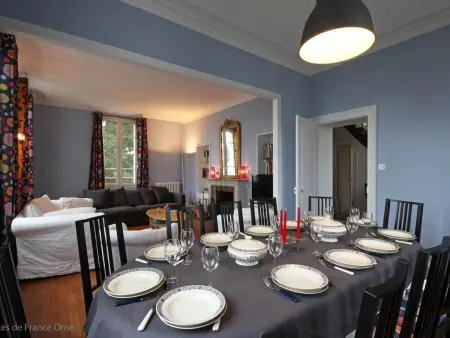 Maison de maître 19ème siècle avec grand parc et 5 chambres, tout inclus, à L'Aigle - Photo 2