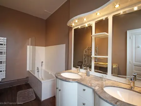 Maison de maître 19ème siècle avec grand parc et 5 chambres, tout inclus, à L'Aigle - Photo 13