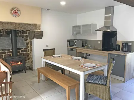 Maison de campagne tranquille avec poêle et animaux admis, proche nature - Photo 1