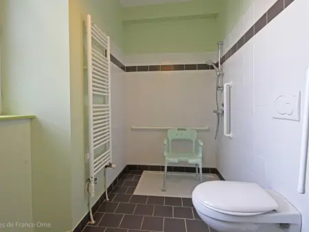 Ancien presbytère restauré avec jardin et WIFI à La Gonfrière - Photo 15