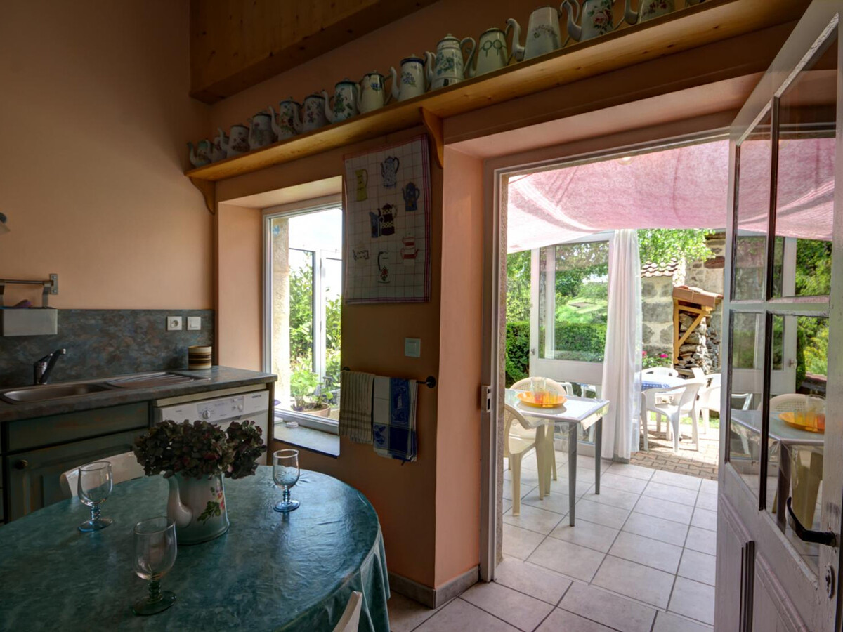 Gîte Bellevue à Marols - 6 pers., cour fermée - Photo 6