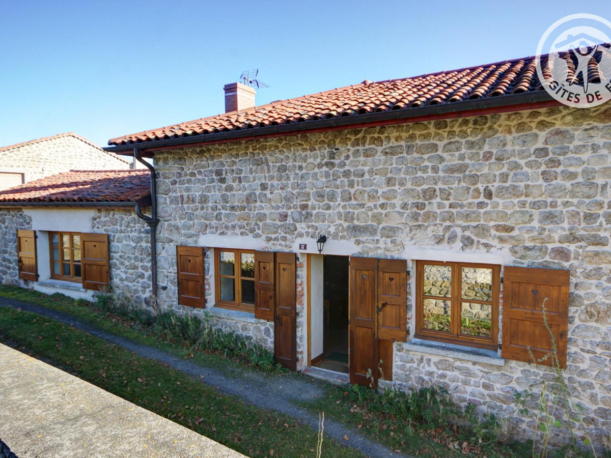 Gîte 6 pers. Forez : terrasse vue Loire et fourneau - Photo 1