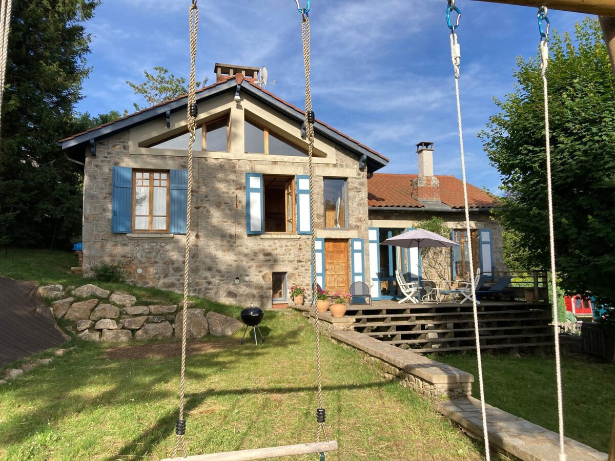 Gîte La Creuse : 8 pers., sauna et jardin clos au Bessat - Photo 1