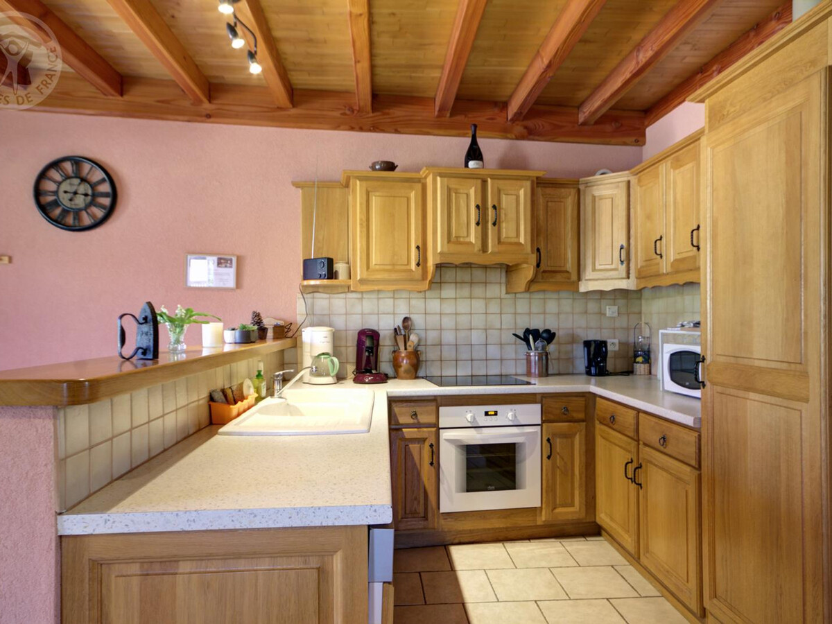 Gîte 9 personnes avec cheminée et terrain de jeux à Saint-Romain-d'Urfé - Photo 7