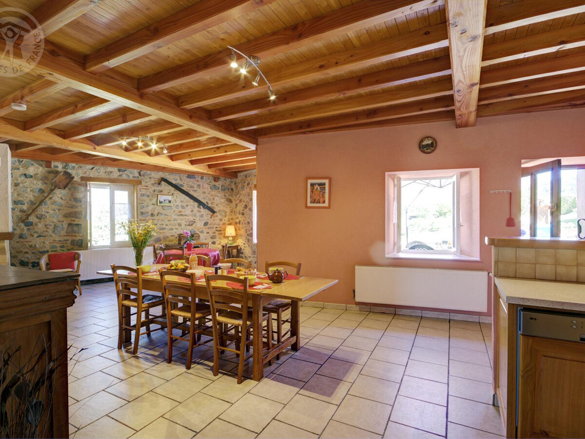 Gîte 9 personnes avec cheminée et terrain de jeux à Saint-Romain-d'Urfé - Photo 9