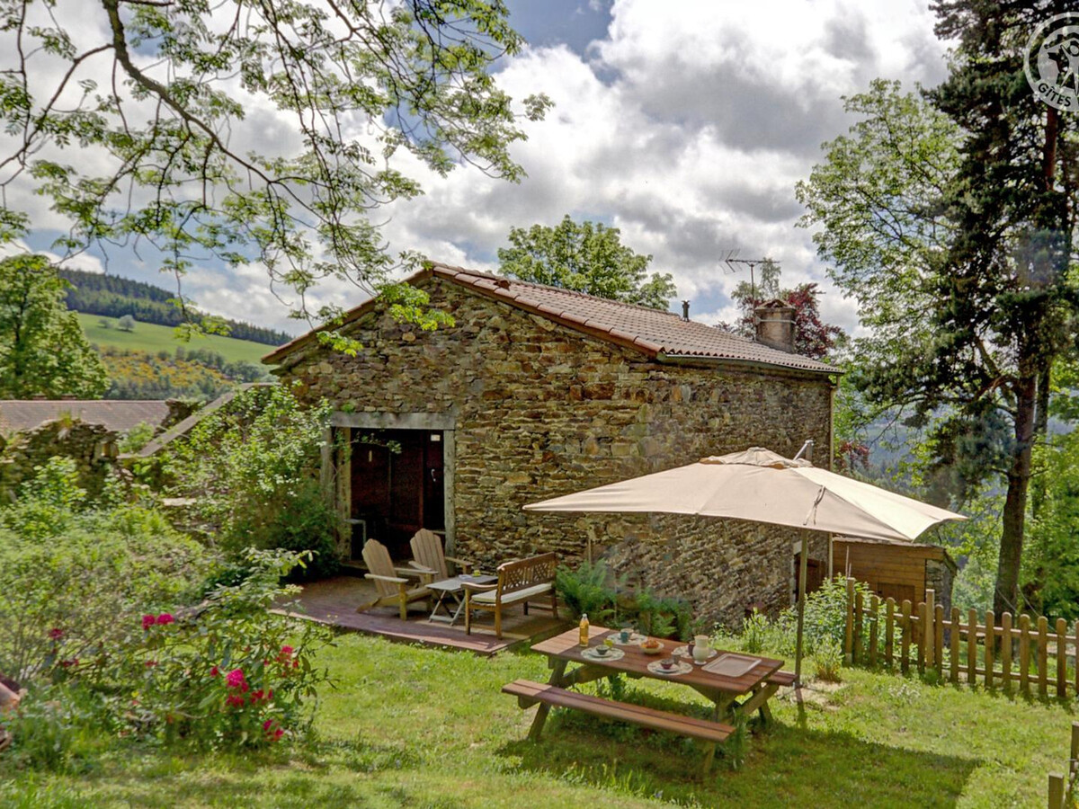 Les Hauts de Fontmora, gîte 1000 m d'altitude près de Saint-Étienne - Photo 2