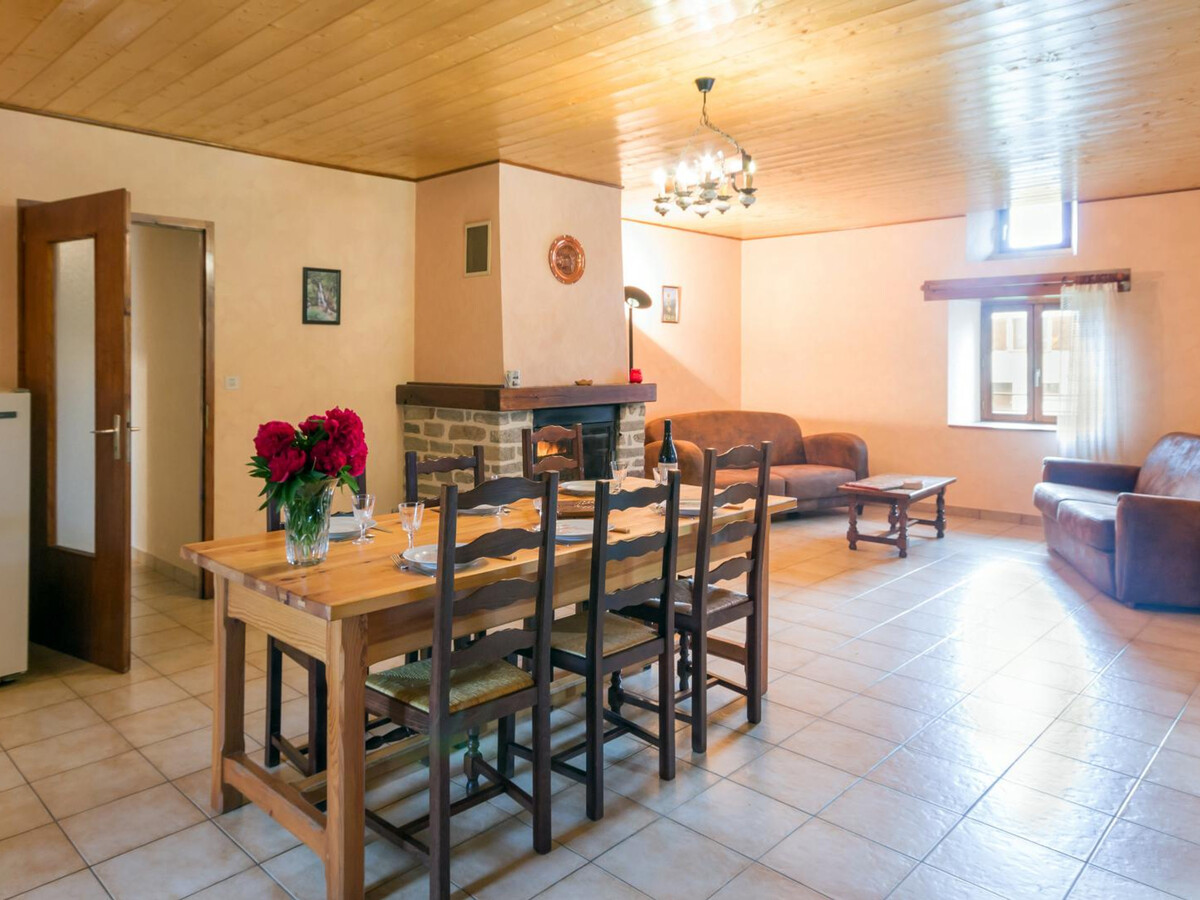 Gîte en pierre de plain-pied, cheminée à Sauvain - Photo 2
