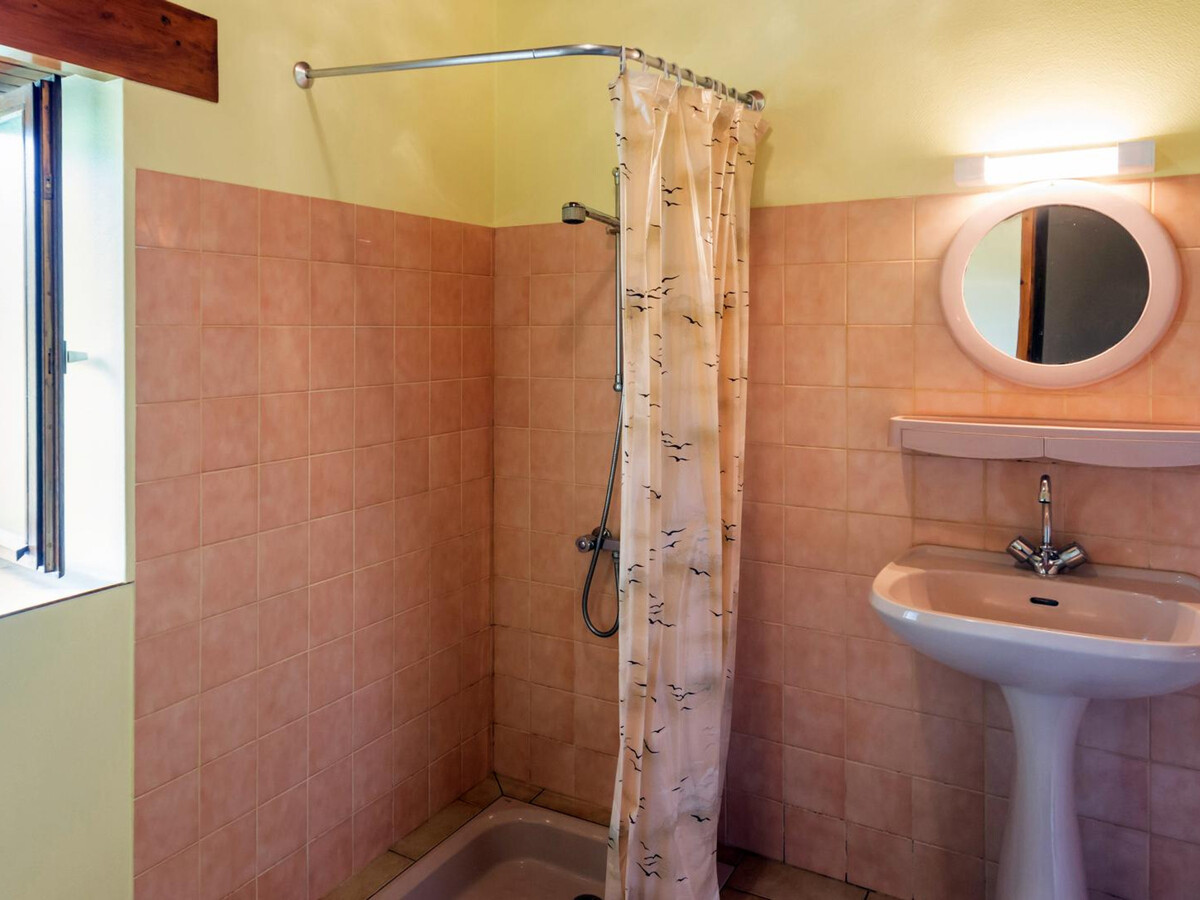 Gîte en pierre de plain-pied, cheminée à Sauvain - Photo 10