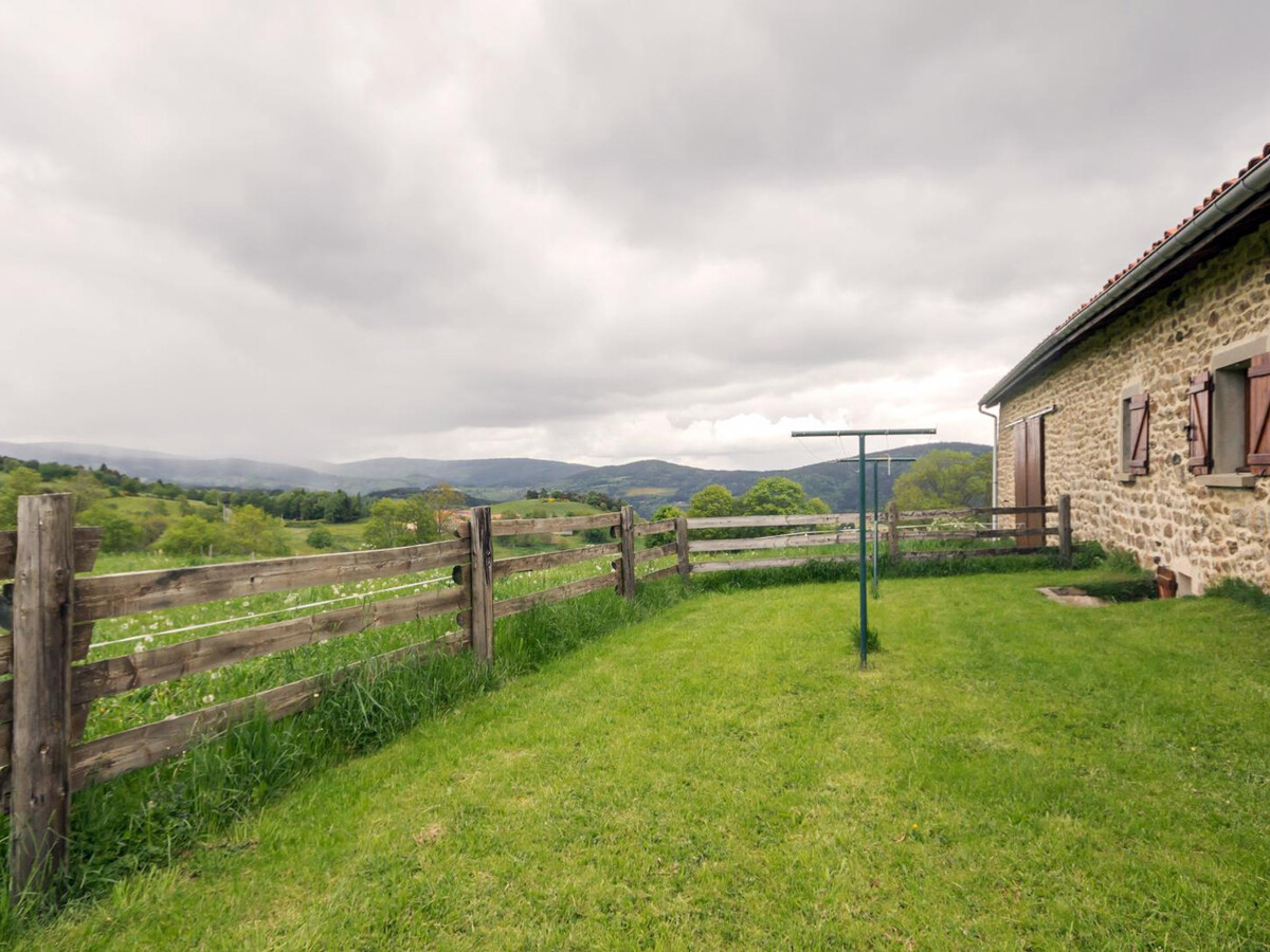 Gîte en pierre de plain-pied, cheminée à Sauvain - Photo 13