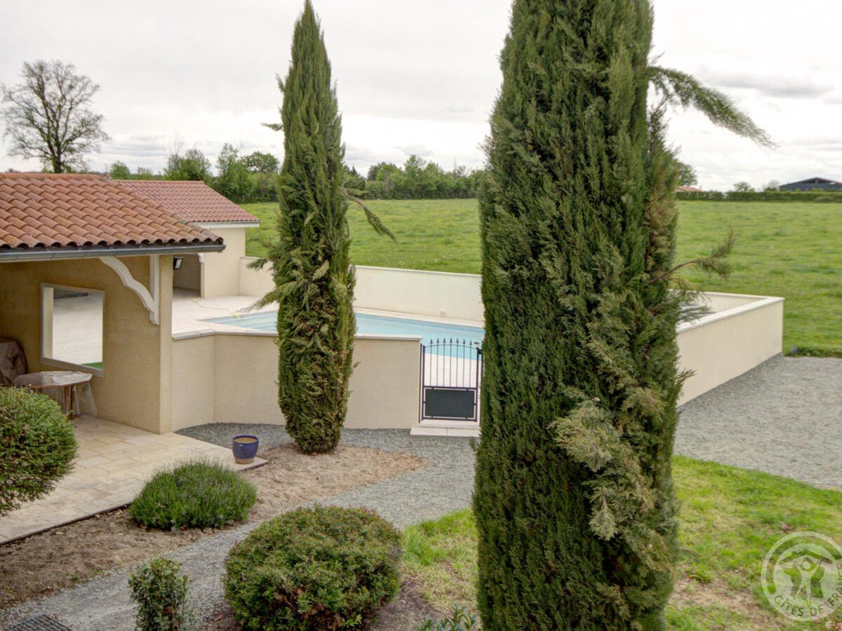 Gîte 4 chambres, piscine chauffée à Chalain-le-Comtal - Photo 21