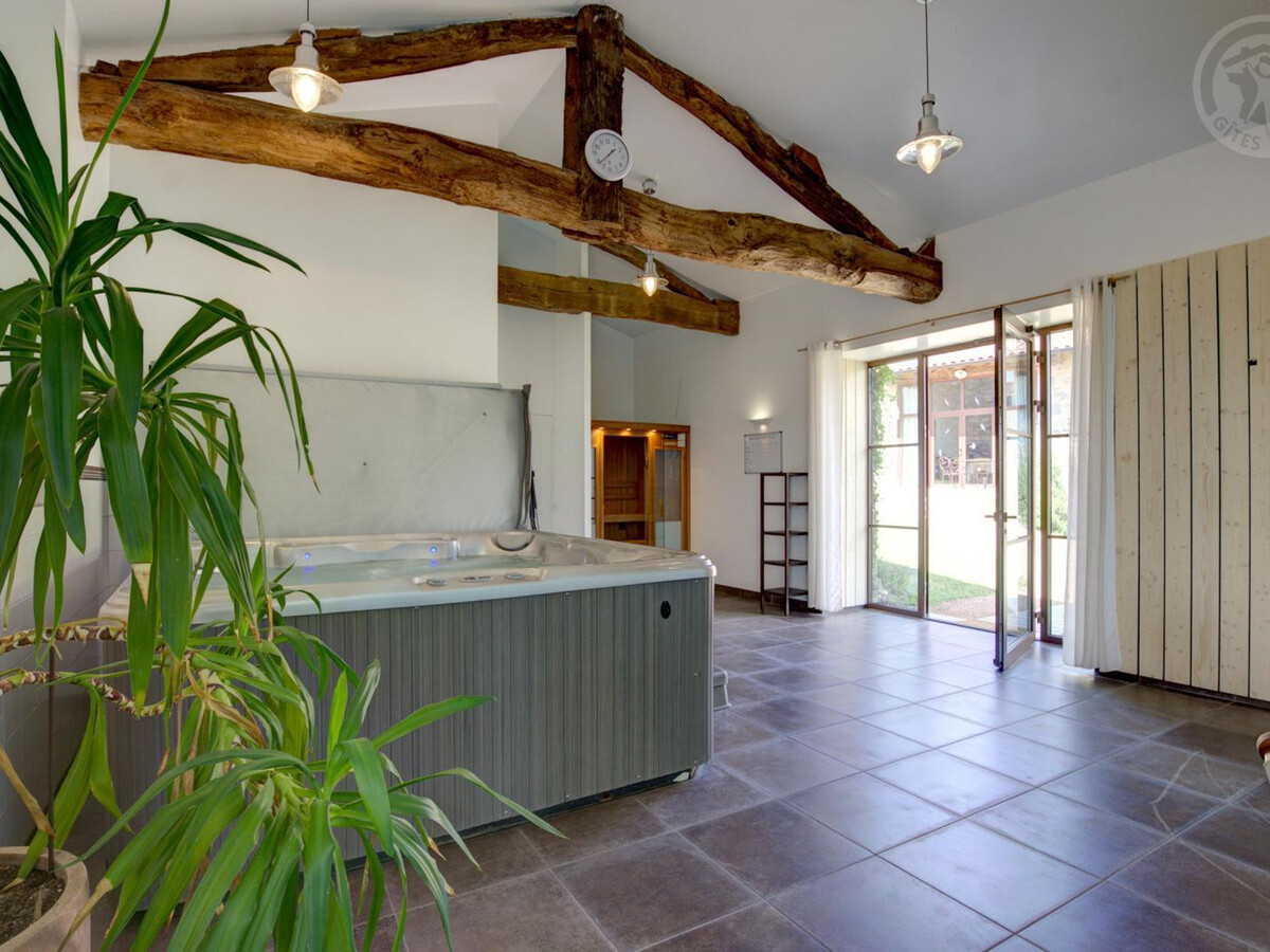 Gîte 120 m² avec jacuzzi, sauna et piscine chauffée - Photo 2