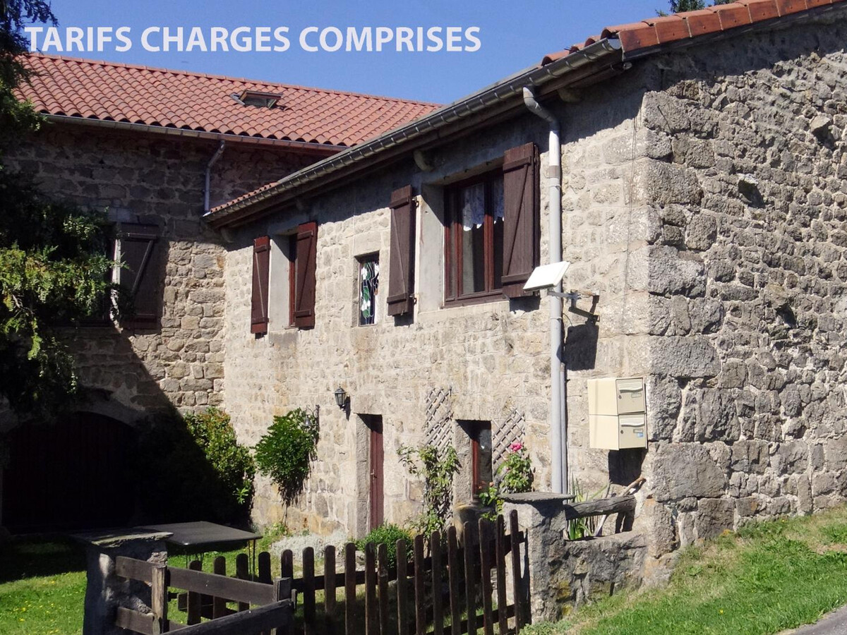 Gîte Feng Shui avec vitraux rétro-éclairés à Marlhes - Photo 1