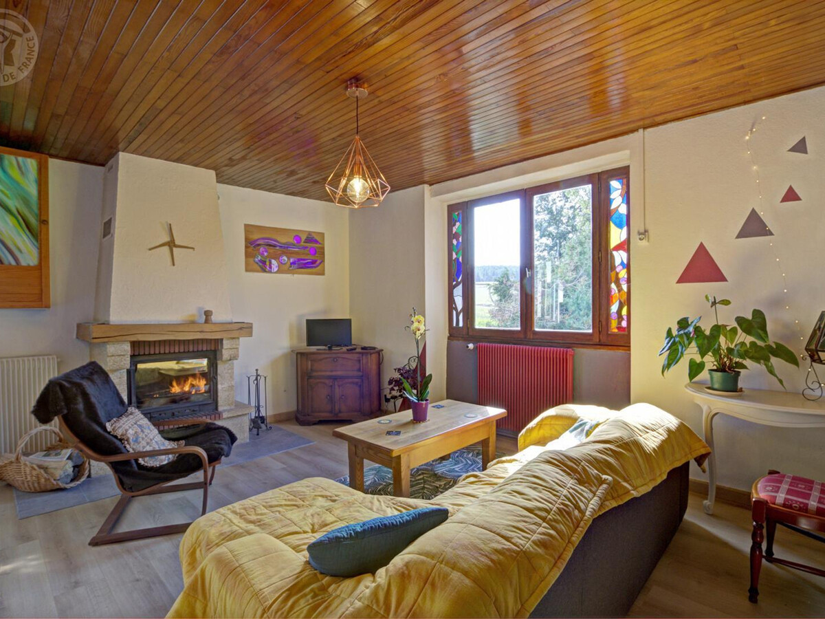 Gîte Feng Shui avec vitraux rétro-éclairés à Marlhes - Photo 3