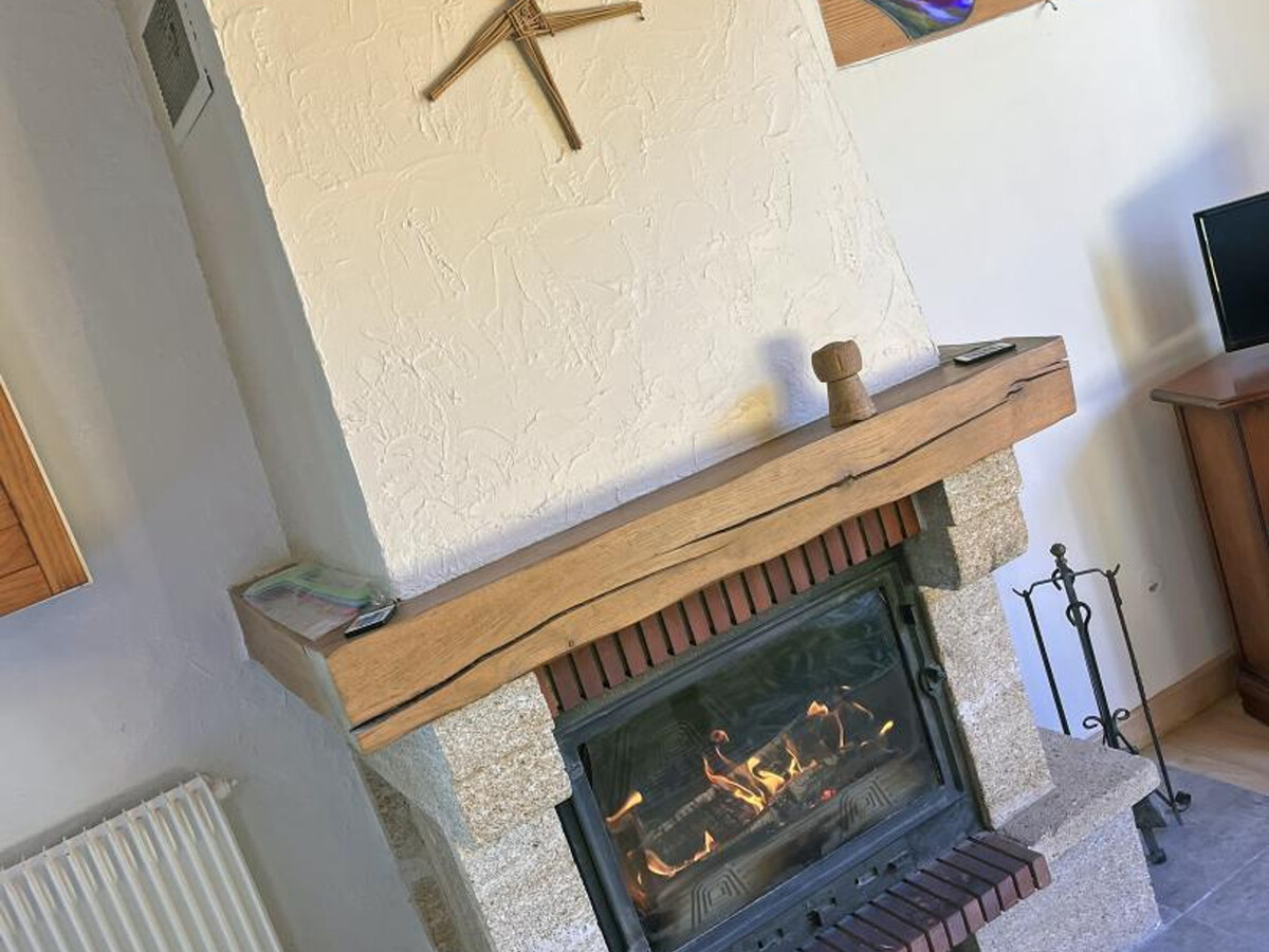 Gîte Feng Shui avec vitraux rétro-éclairés à Marlhes - Photo 8