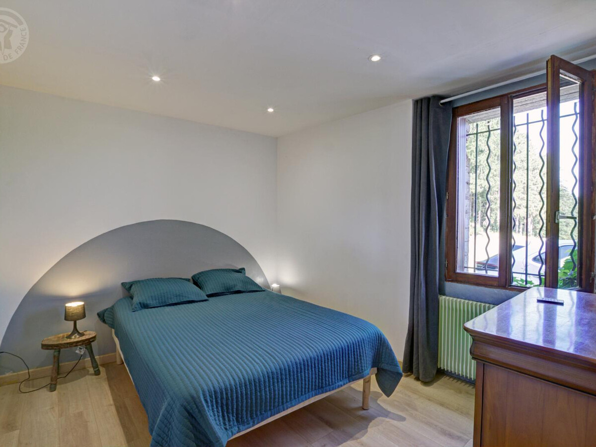 Gîte Feng Shui avec vitraux rétro-éclairés à Marlhes - Photo 16