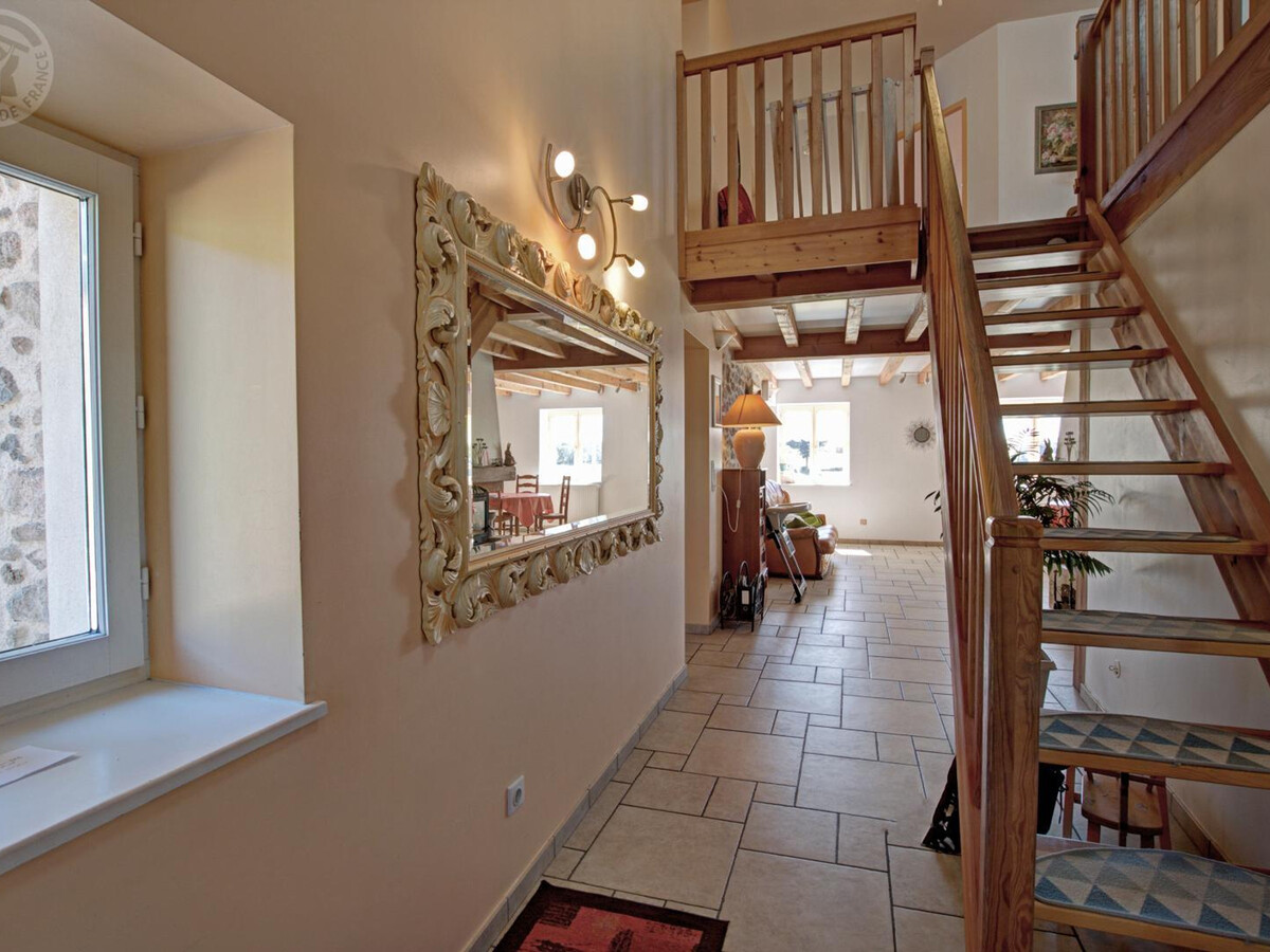 Grand gîte 6 chambres, cheminée et terrain à Chirassimont - Photo 17