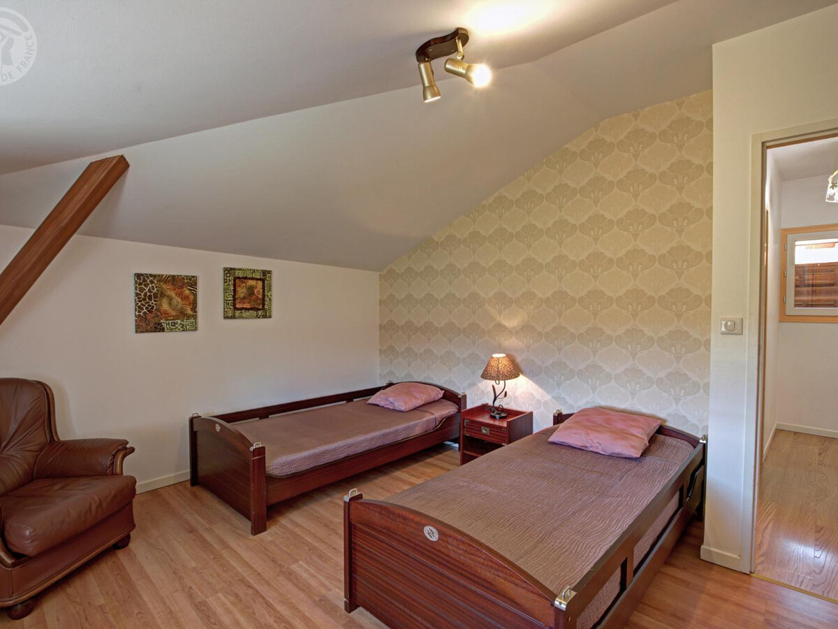 Grand gîte 6 chambres, cheminée et terrain à Chirassimont - Photo 29
