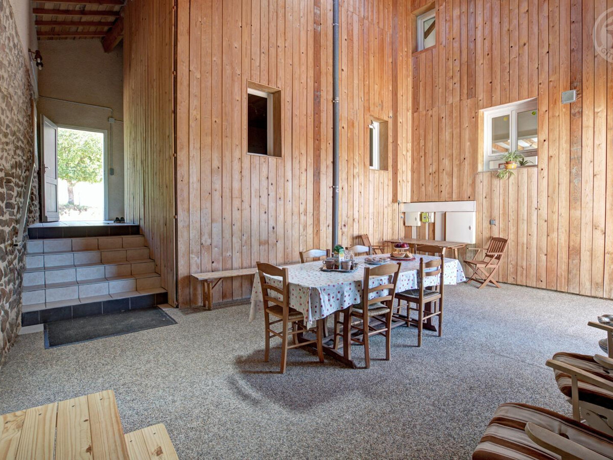 Grand gîte 6 chambres, cheminée et terrain à Chirassimont - Photo 33