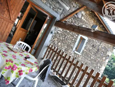 Location gite à La Terrasse sur Dorlay, Spacieux Gîte Familial aux Sycomores