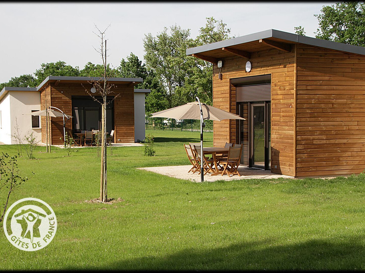 Chalet Coccinelle bord d'étang, terrasse et jardin - Photo 1