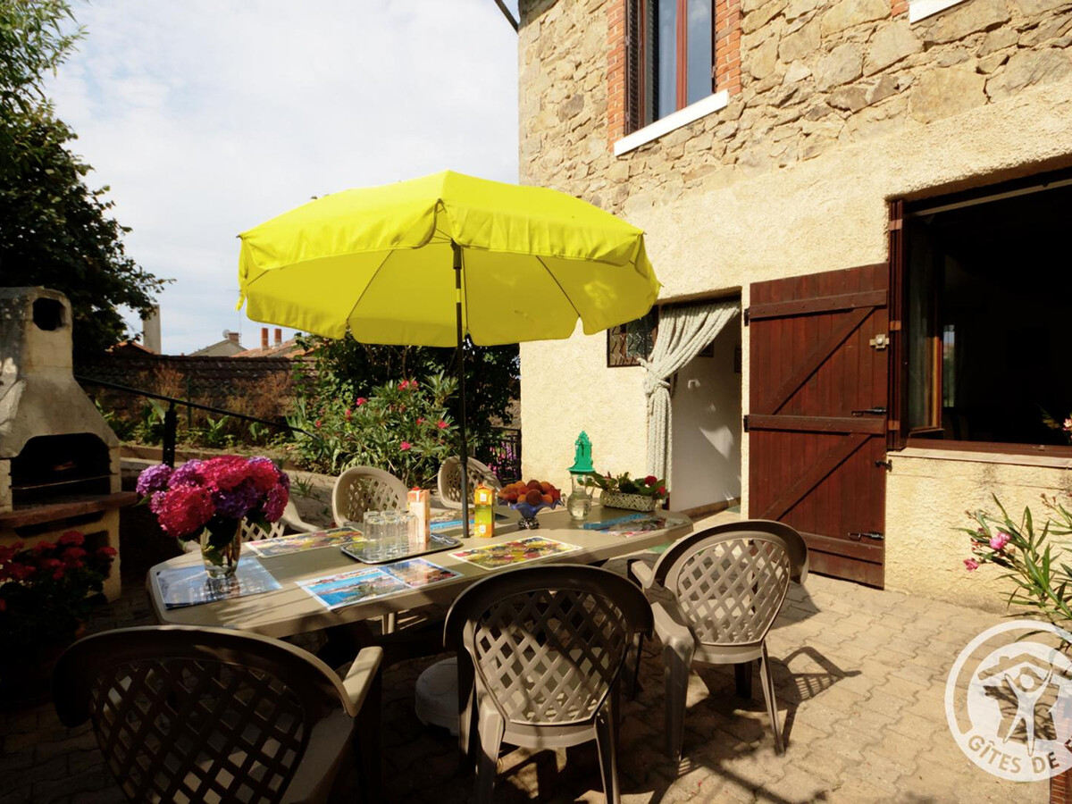 La Garenne Enchantée, gîte en pierre avec véranda à Bussières - Photo 2