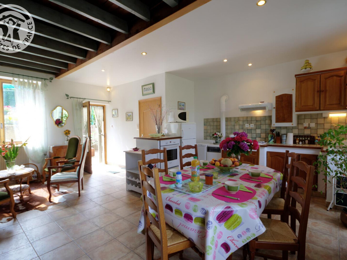 La Garenne Enchantée, gîte en pierre avec véranda à Bussières - Photo 3