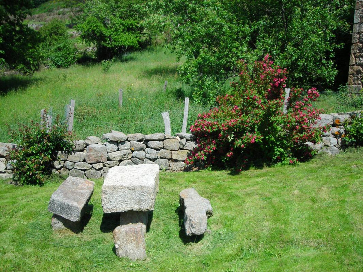 Gîte Les Cèdres - Ferme XVIe siècle, cheminée, 6 pers. - Photo 16